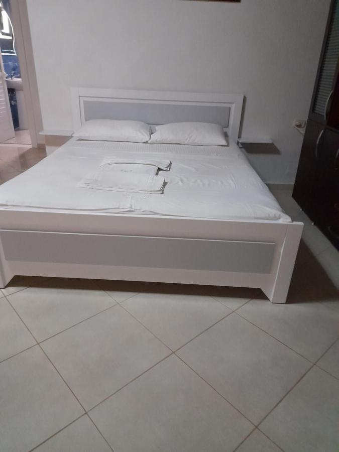 Guesthouse Nedin Ksamil Exterior photo